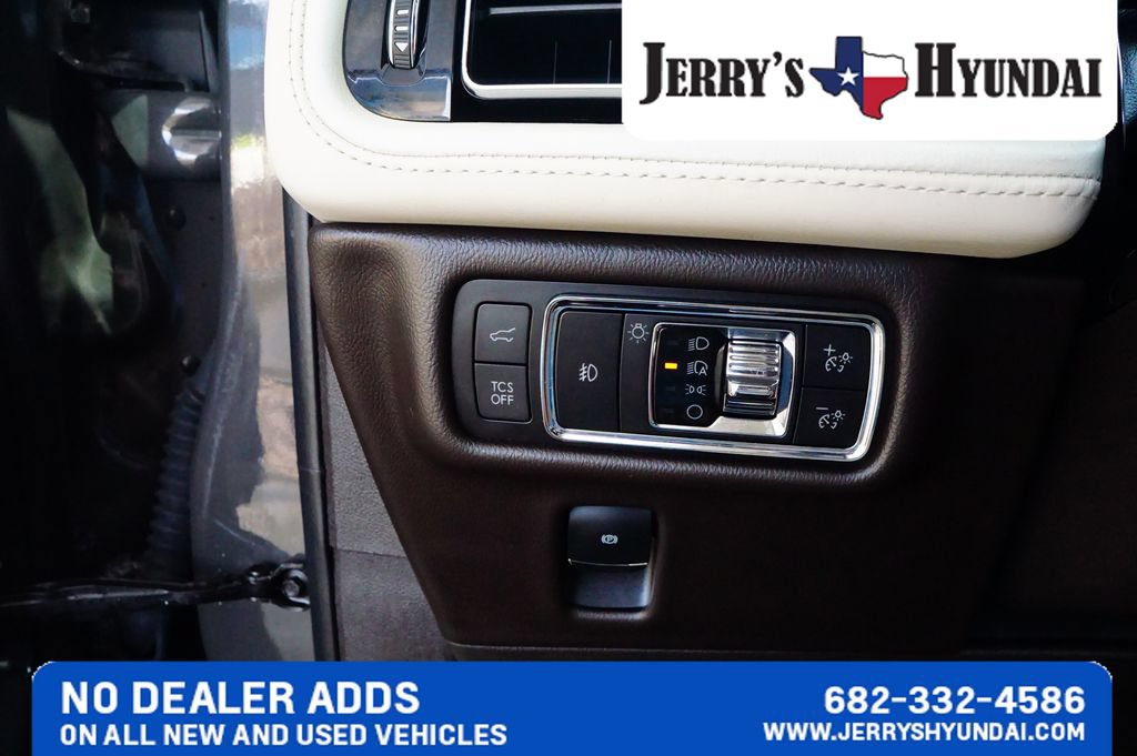 Used 2022 Lincoln Nautilus Black Label w/ Class II Trailer Tow Package AWD/4WD image 15