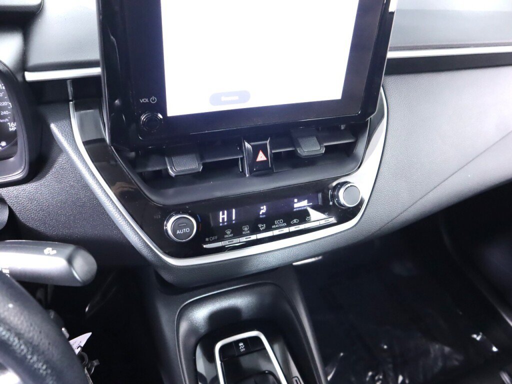 Used 2025 Toyota Corolla LE FWD image 15