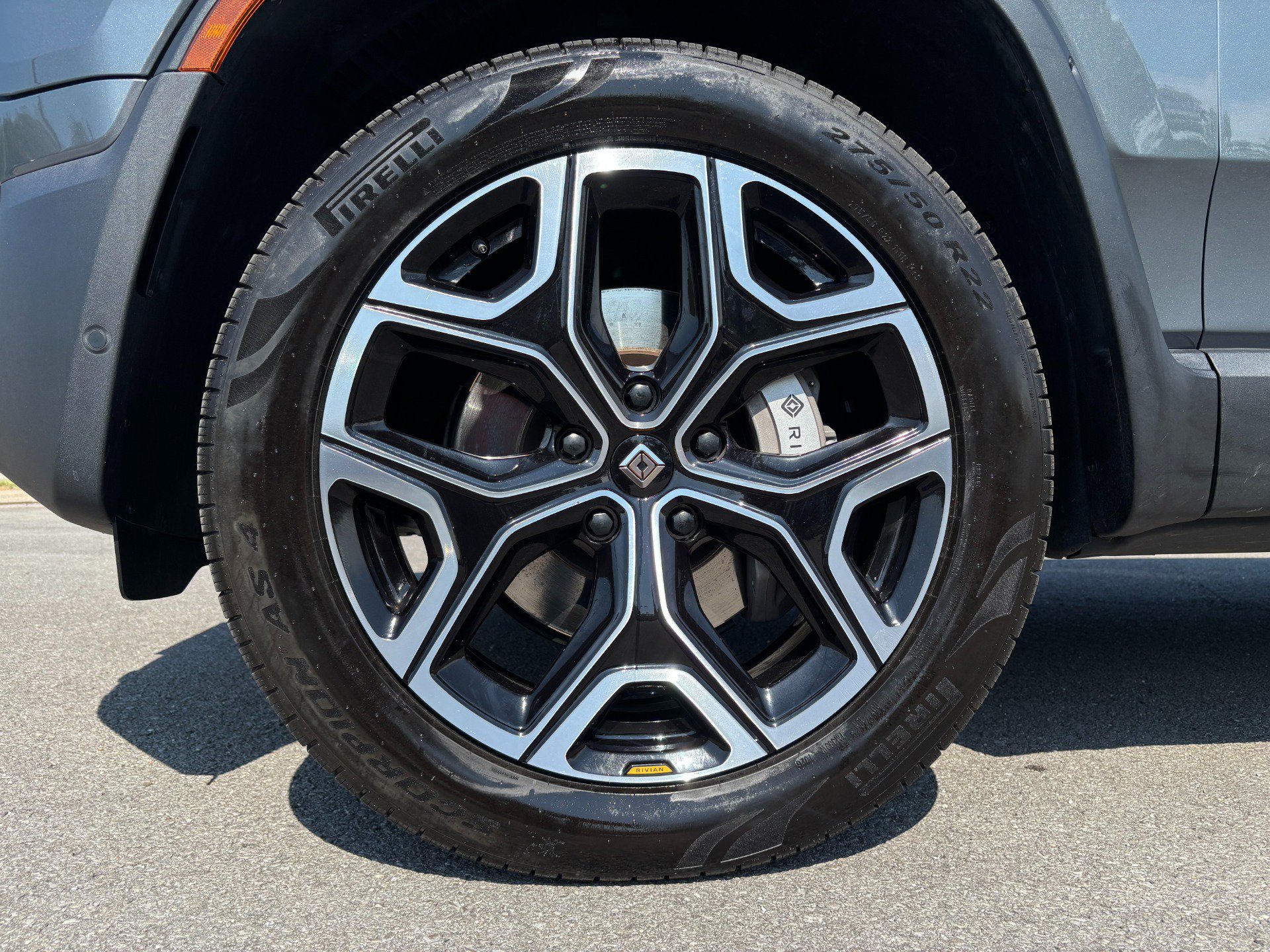 Used 2024 Rivian R1S Adventure Dual AWD/4WD image 45