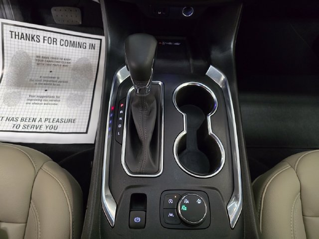 Used 2023 Chevrolet Traverse LT AWD/4WD image 17