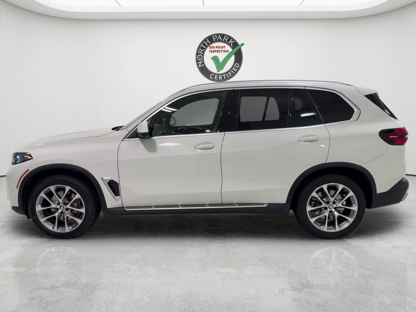 Used 2026 BMW X5 sDrive40i RWD image 2