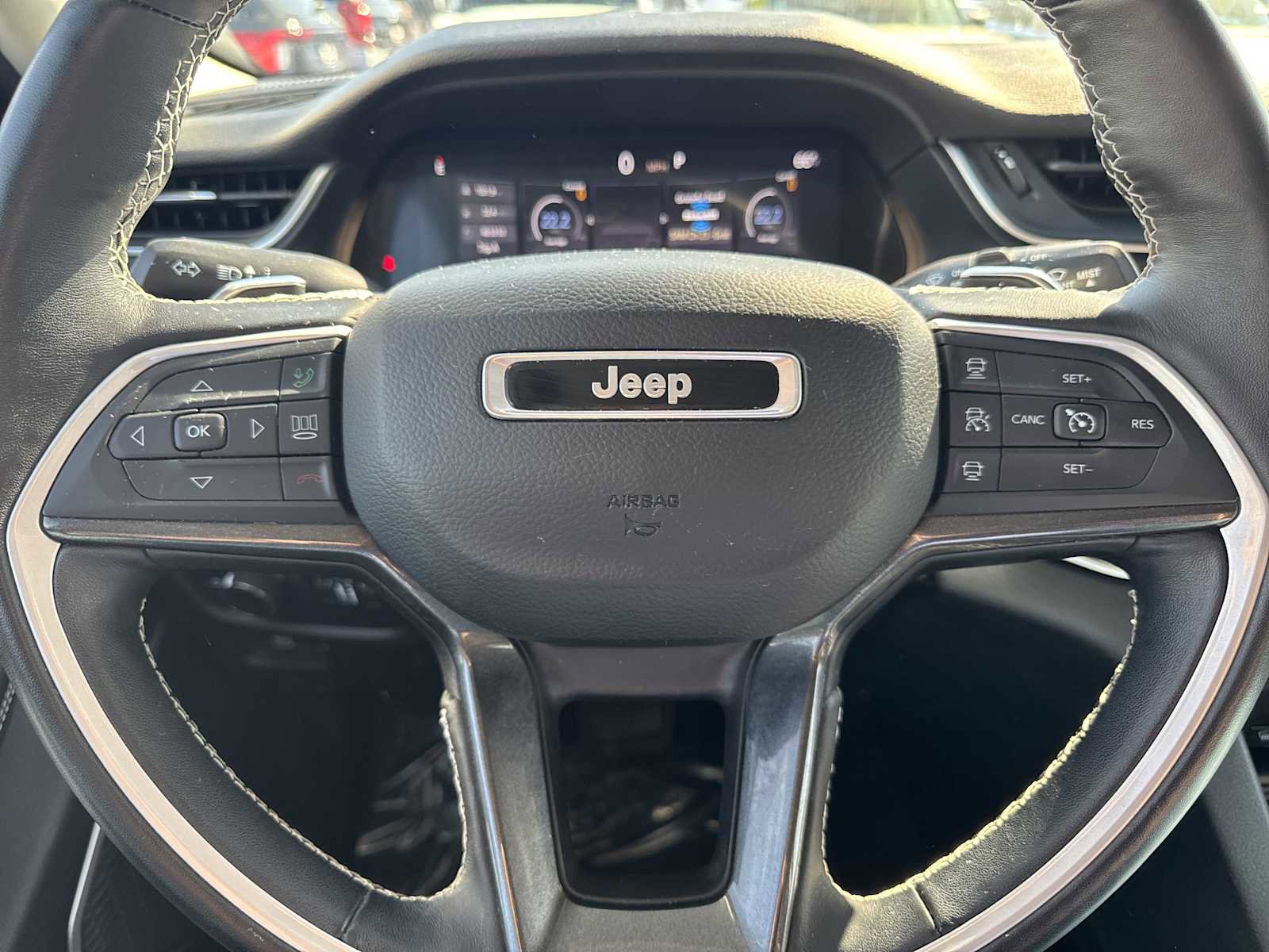 Used 2022 Jeep Grand Cherokee L Laredo w/ Luxury Tech Group I image 25