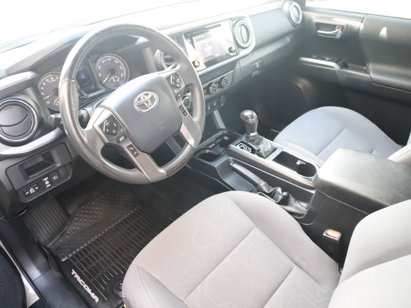 Used 2019 Toyota Tacoma TRD Off-Road w/ Technology Package AWD/4WD image 21
