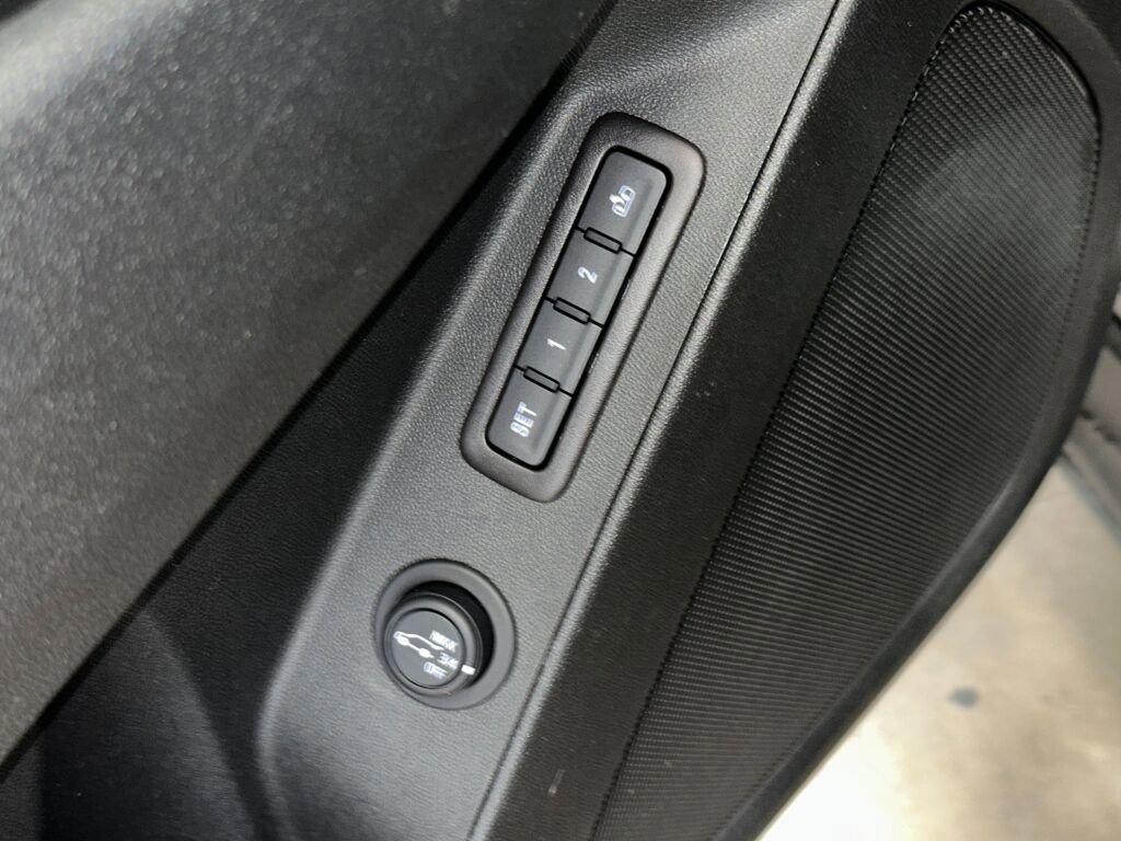 Certified 2023 Chevrolet Equinox Premier w/ LPO, Floor Liner Package image 6