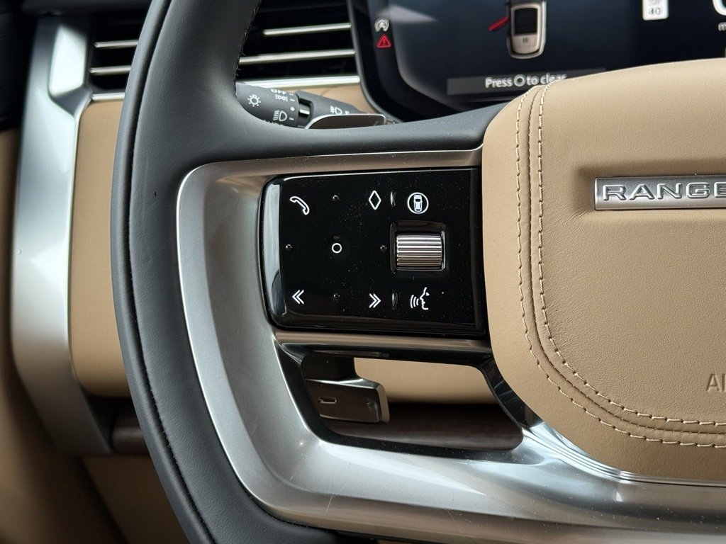 New 2025 Land Rover Range Rover Long Wheelbase SE image 17