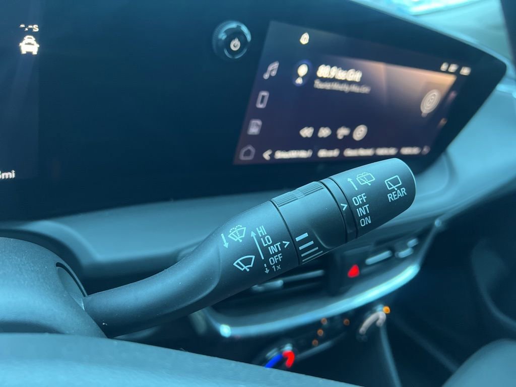 Used 2025 Buick Encore GX Preferred image 13