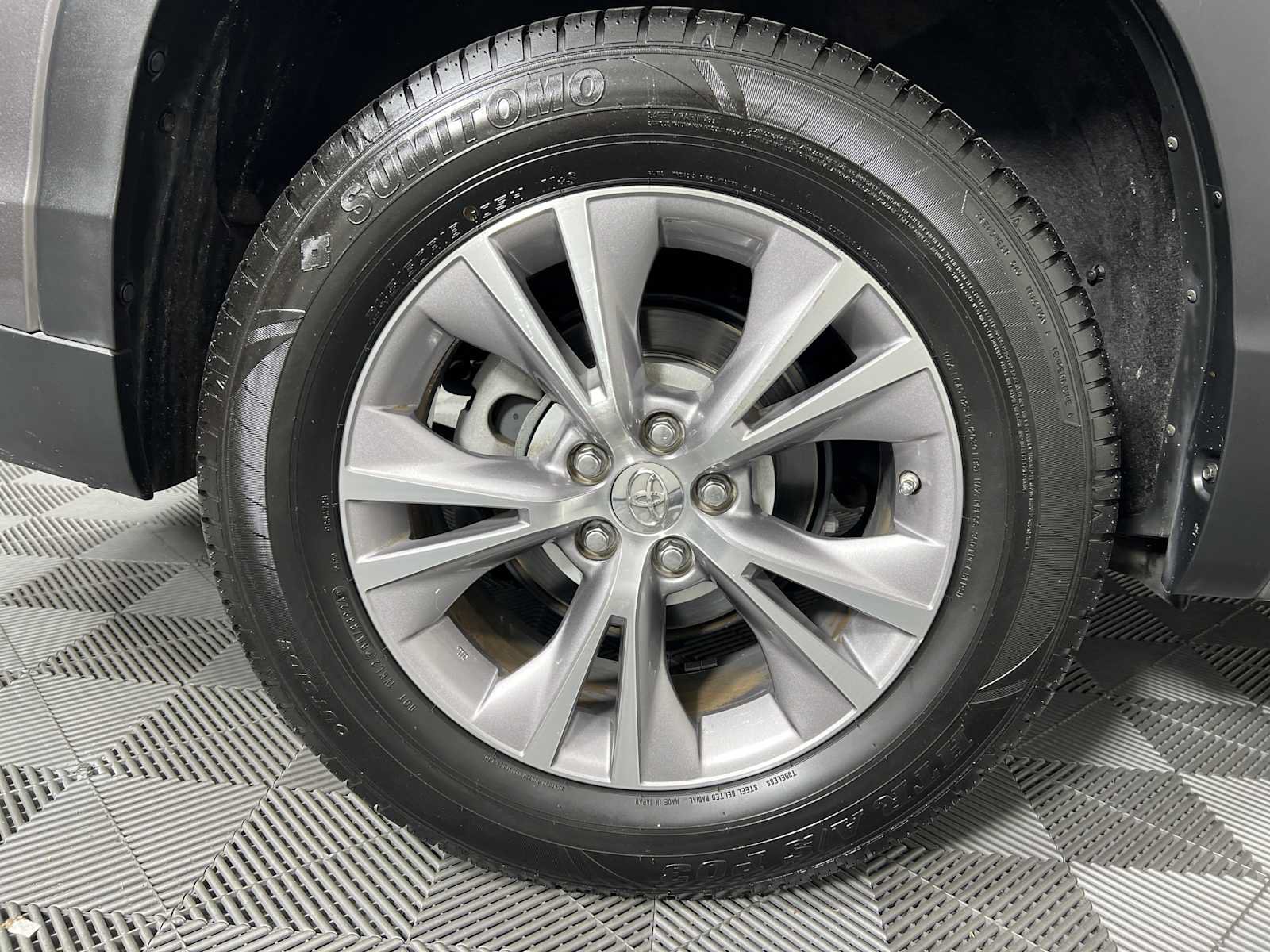 Used 2015 Toyota Highlander XLE FWD image 20