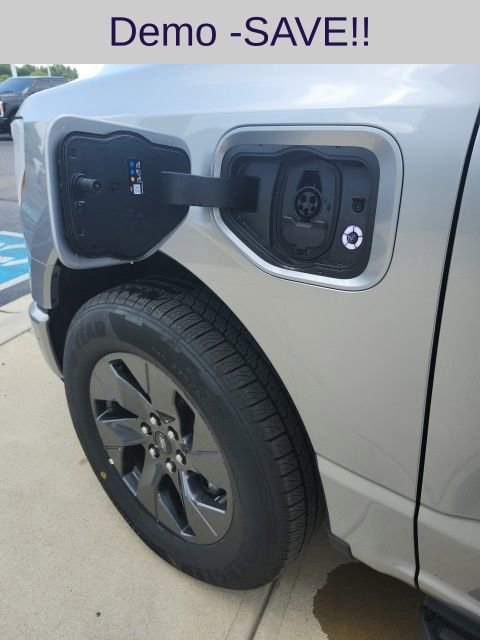 New 2025 Ford F150 Lightning Flash image 18