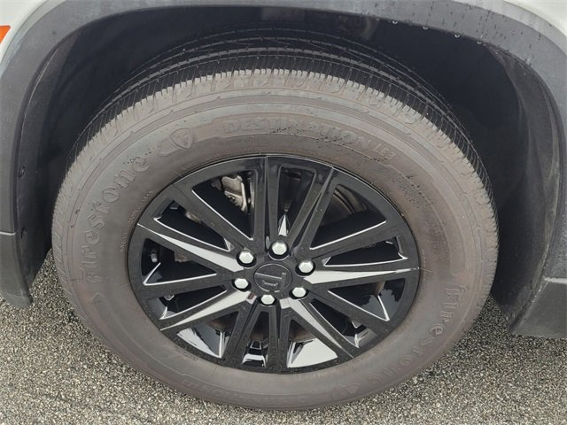 Used 2023 Chevrolet Traverse LT image 18