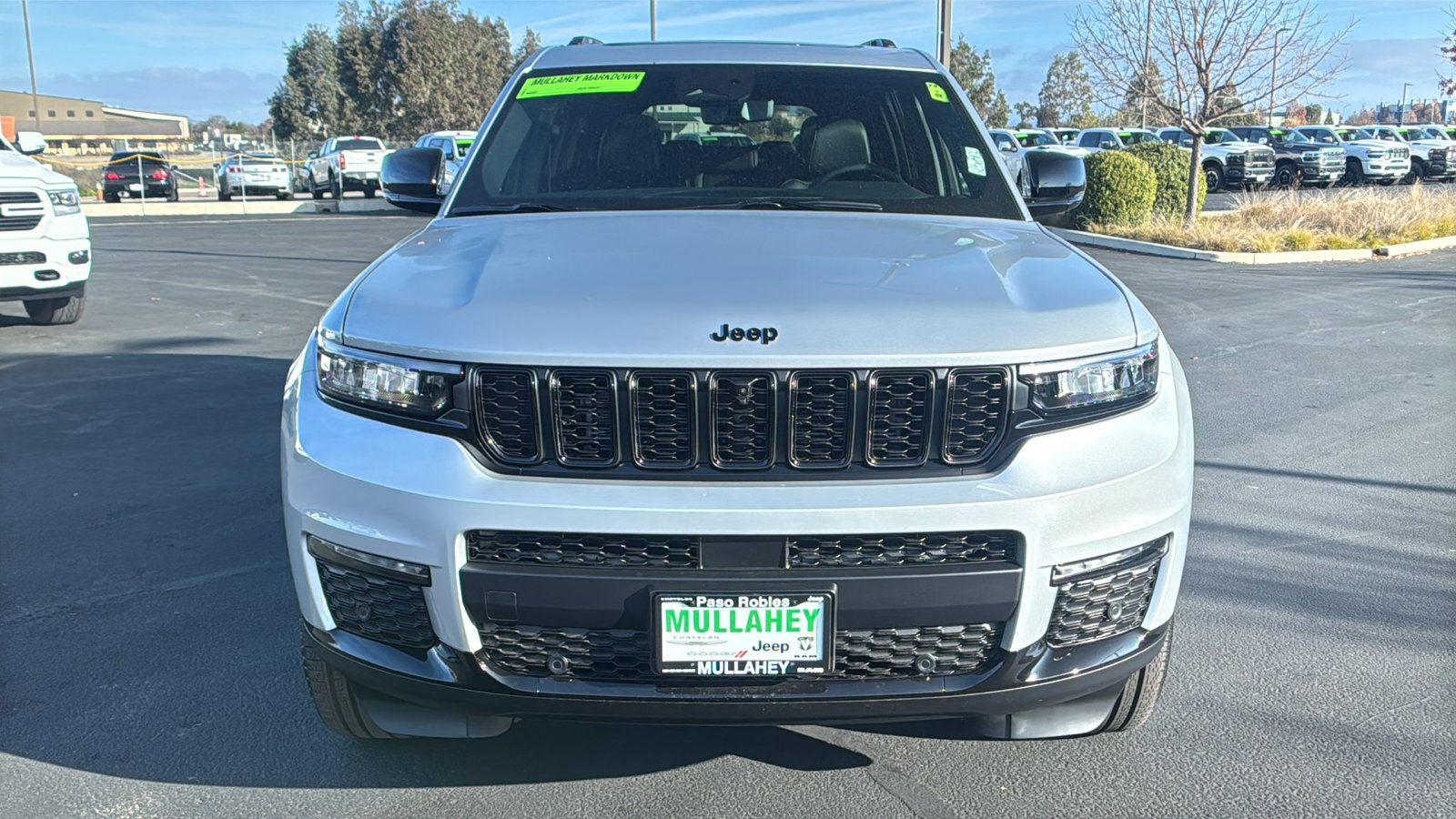 New 2025 Jeep Grand Cherokee L Limited w/ Luxury Tech Group II AWD/4WD image 8
