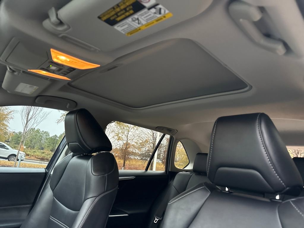 Used 2021 Toyota RAV4 XLE Premium image 25