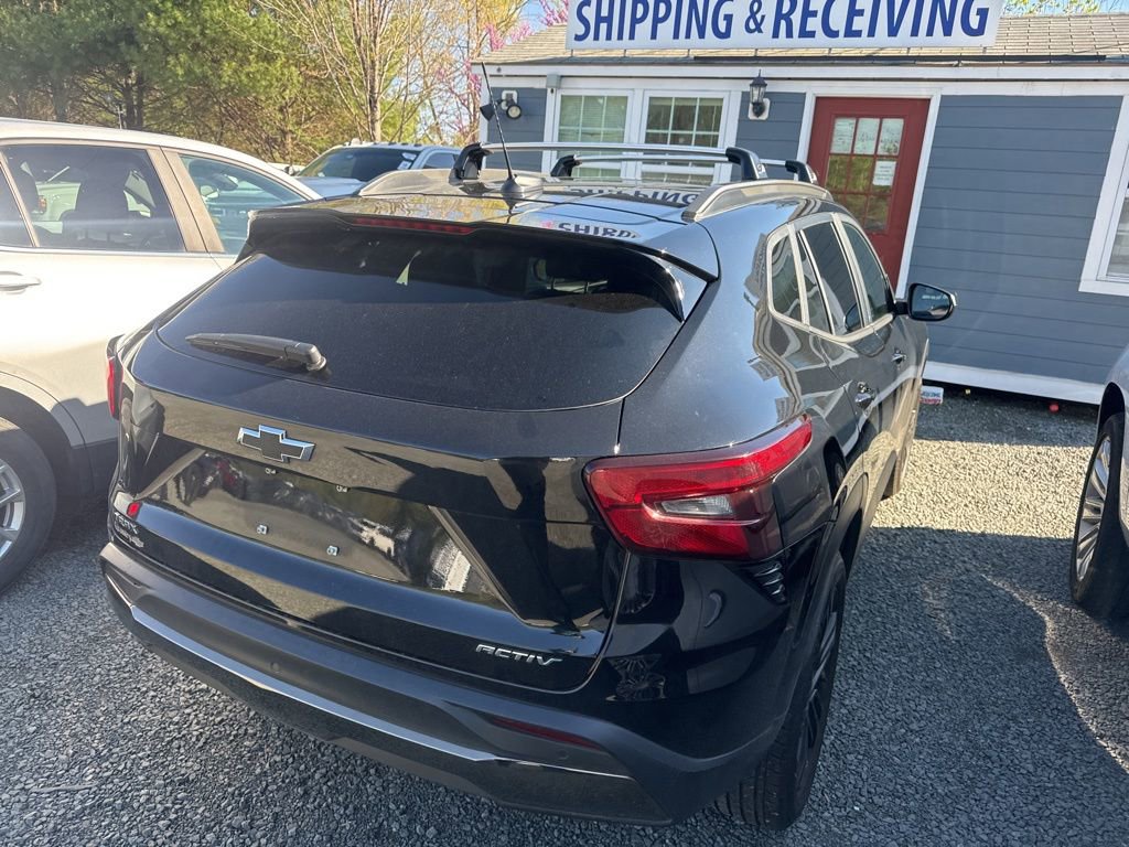 Used 2025 Chevrolet Trax ACTIV w/ Sunroof Package image 7