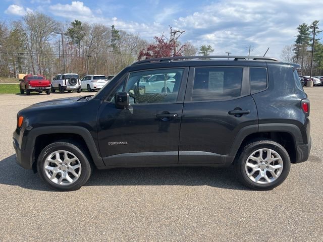 Used 2017 Jeep Renegade Latitude w/ Popular Equipment Group AWD/4WD image 2