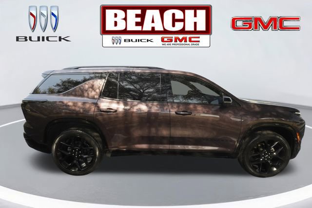 Used 2024 Chevrolet Traverse RS image 2