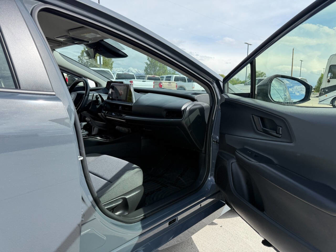 Used 2024 Toyota Prius LE image 21