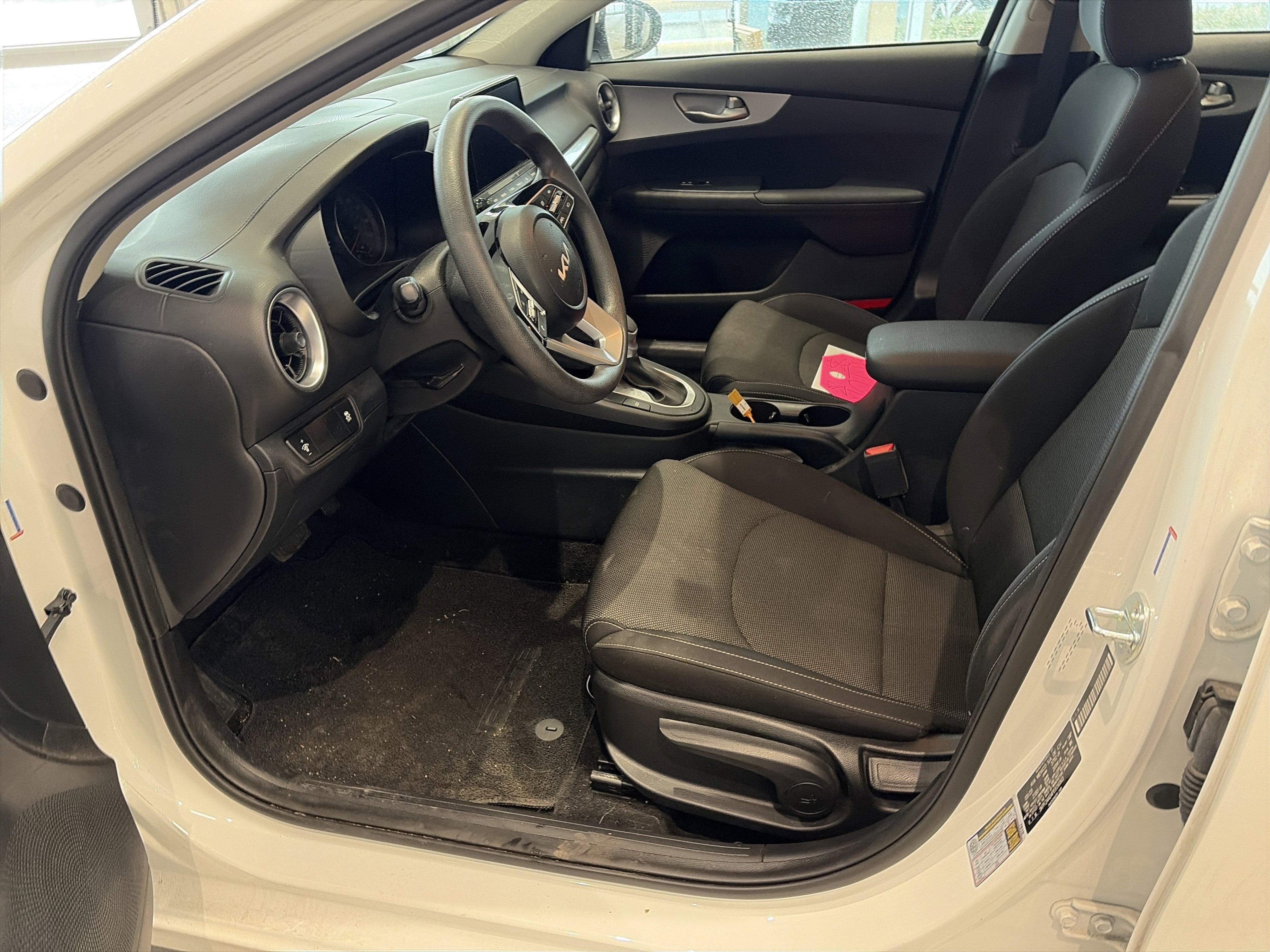 Used 2023 Kia Forte LXS image 10