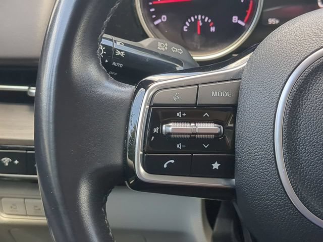 Used 2024 Kia Carnival EX FWD image 30