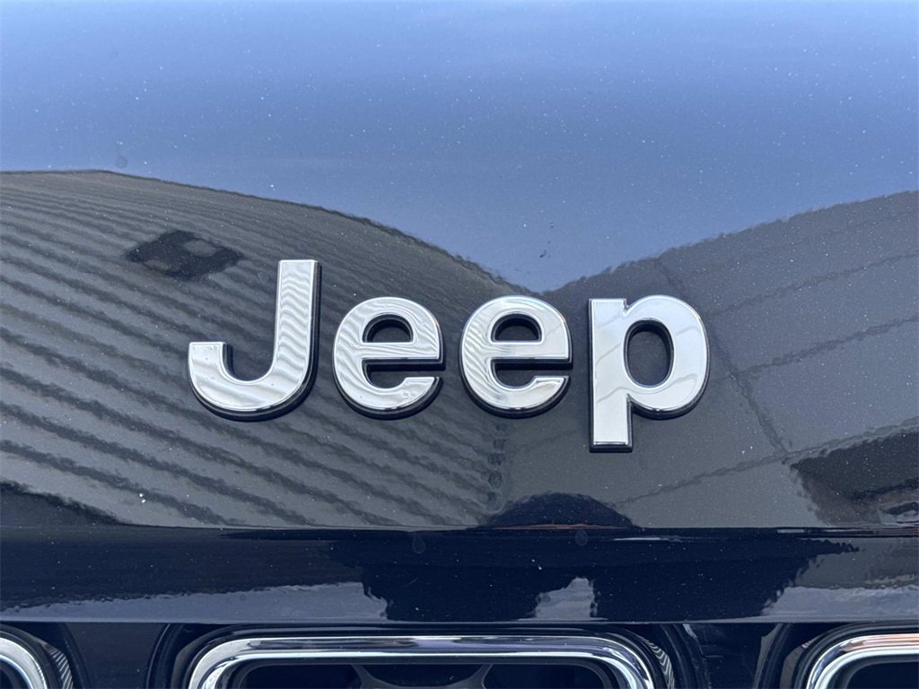 Used 2023 Jeep Grand Cherokee Overland image 10