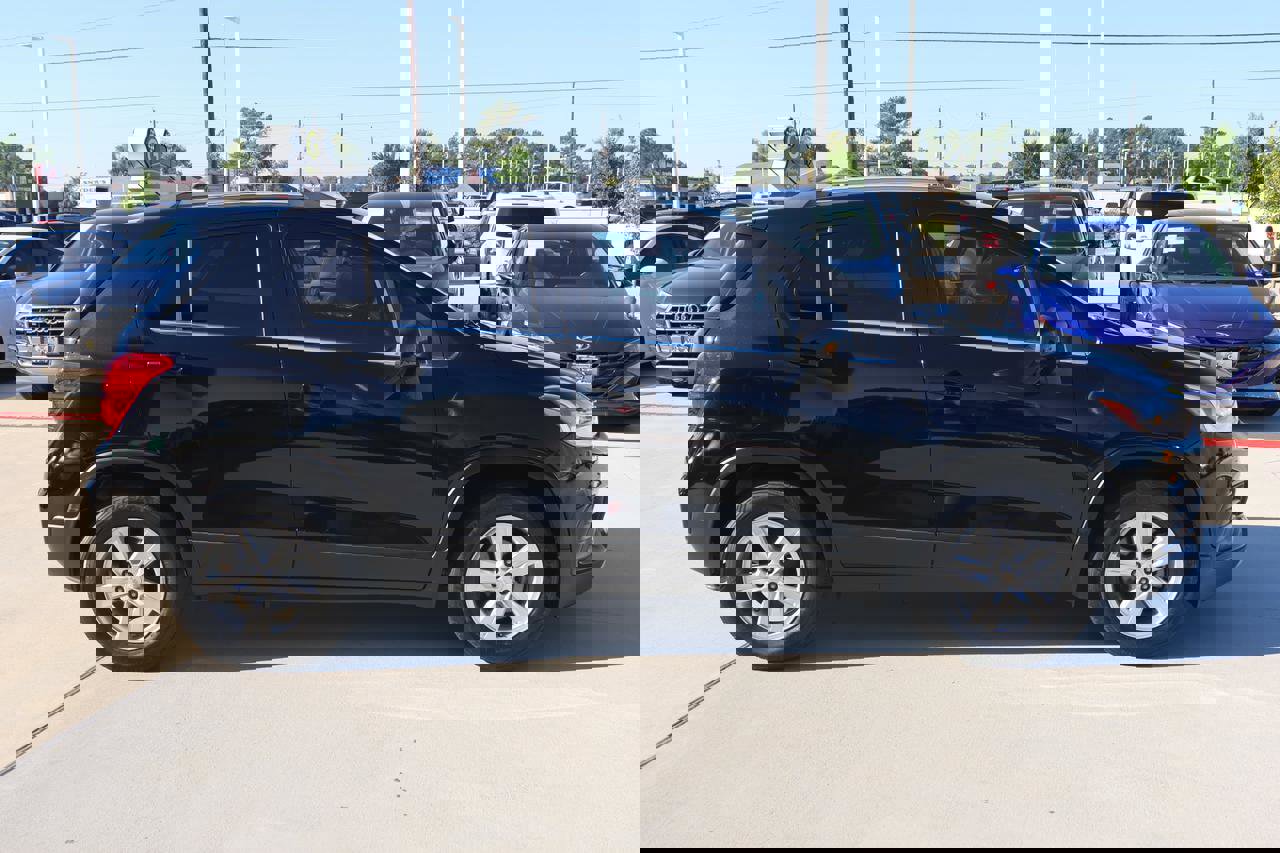 Used 2020 Chevrolet Trax LT image 6