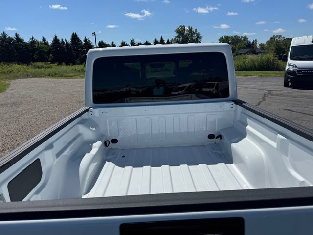 New 2026 Jeep Gladiator Sport AWD/4WD image 17