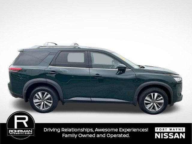 Used 2024 Nissan Pathfinder SL AWD/4WD image 34