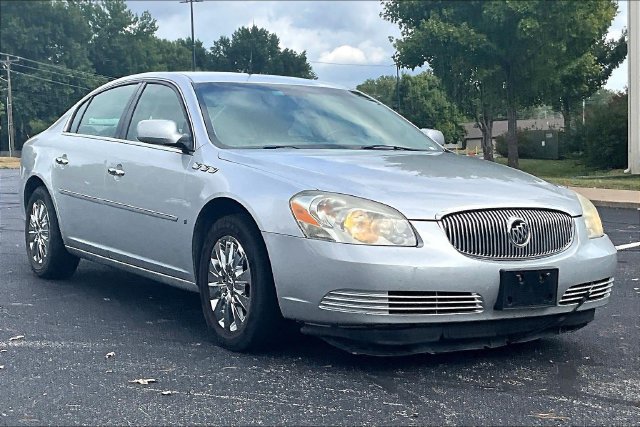 Used 2009 Buick Lucerne CXL w/ Driver Confidence Package FWD image 2