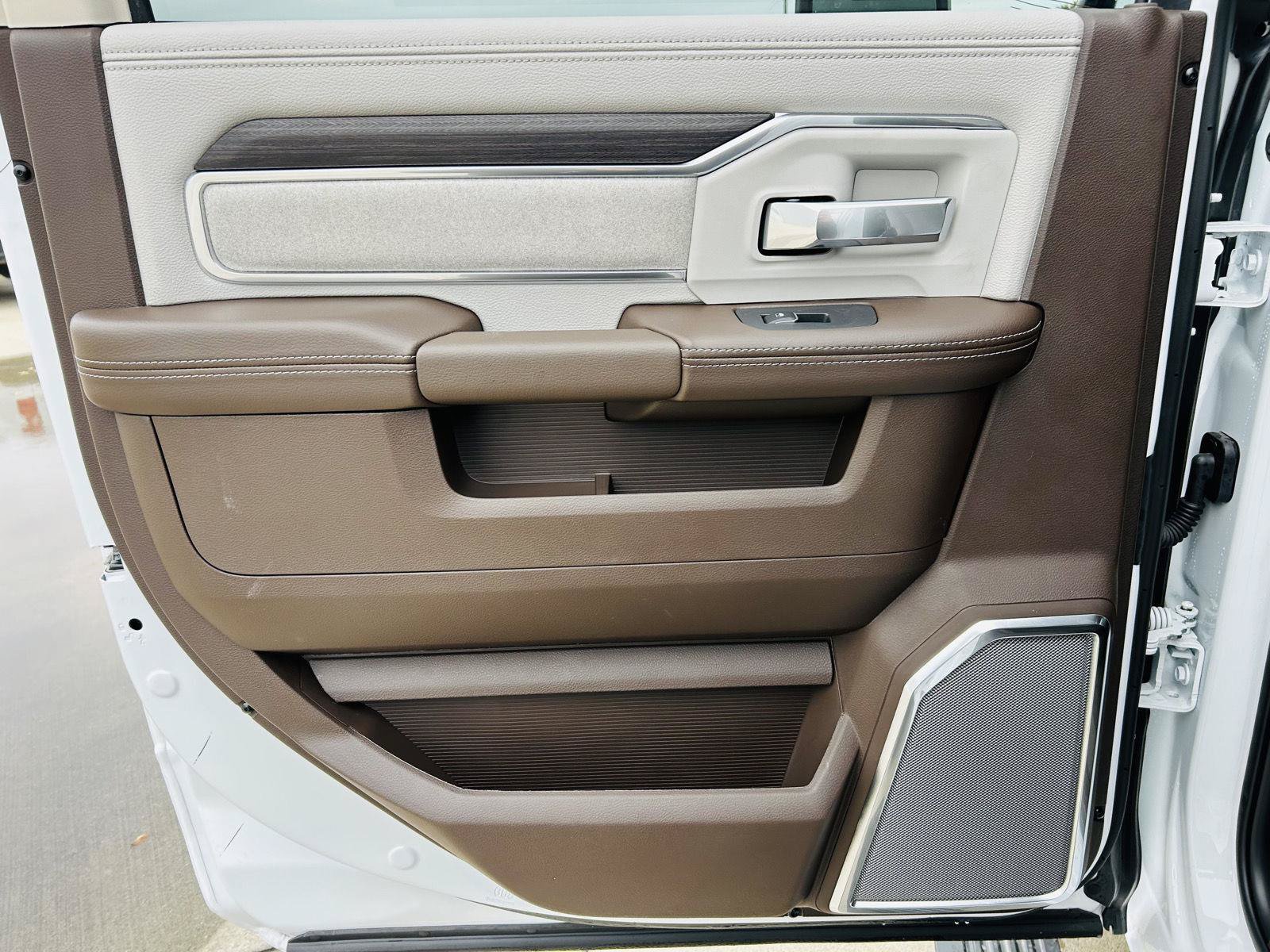New 2026 RAM 3500 Laramie AWD/4WD image 29
