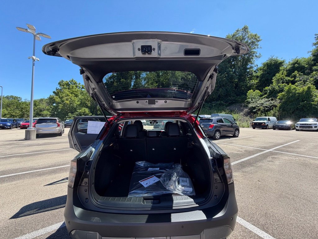 New 2026 Nissan Kicks SR w/ SR Premium Package FWD image 37