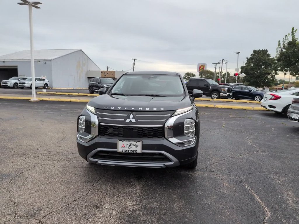 New 2026 Mitsubishi Outlander SE AWD/4WD image 2