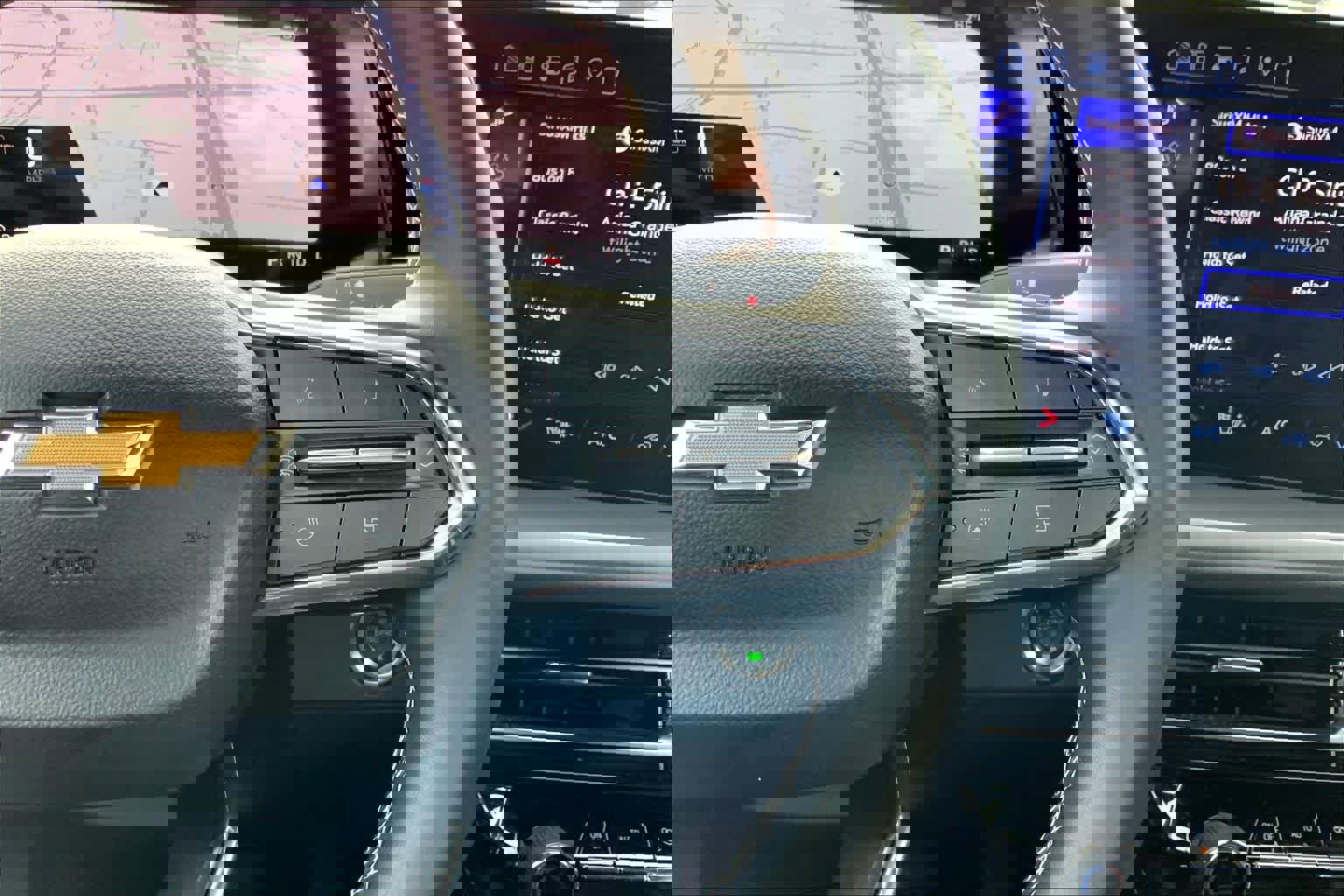 Used 2025 Chevrolet Traverse LT w/ Driver Confidence Package FWD image 24