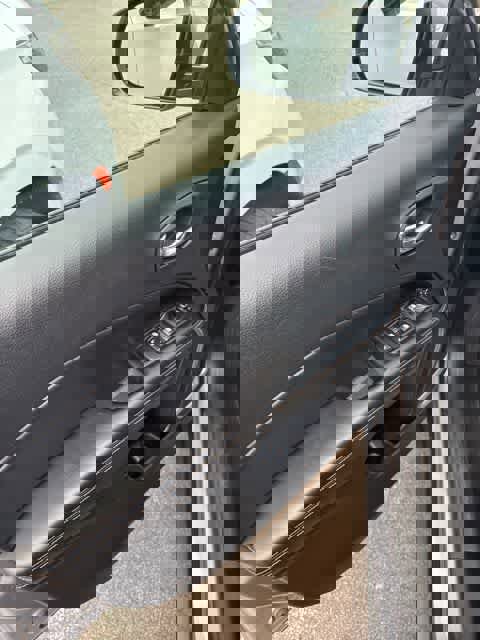 Used 2018 Jeep Compass Latitude w/ Cold Weather Group image 12