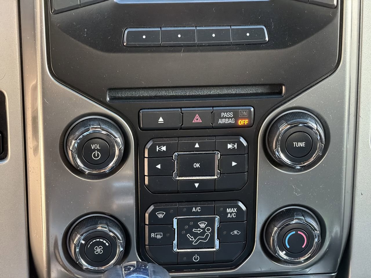 Used 2013 Ford F150 FX4 w/ Mid Equipment Group AWD/4WD image 18