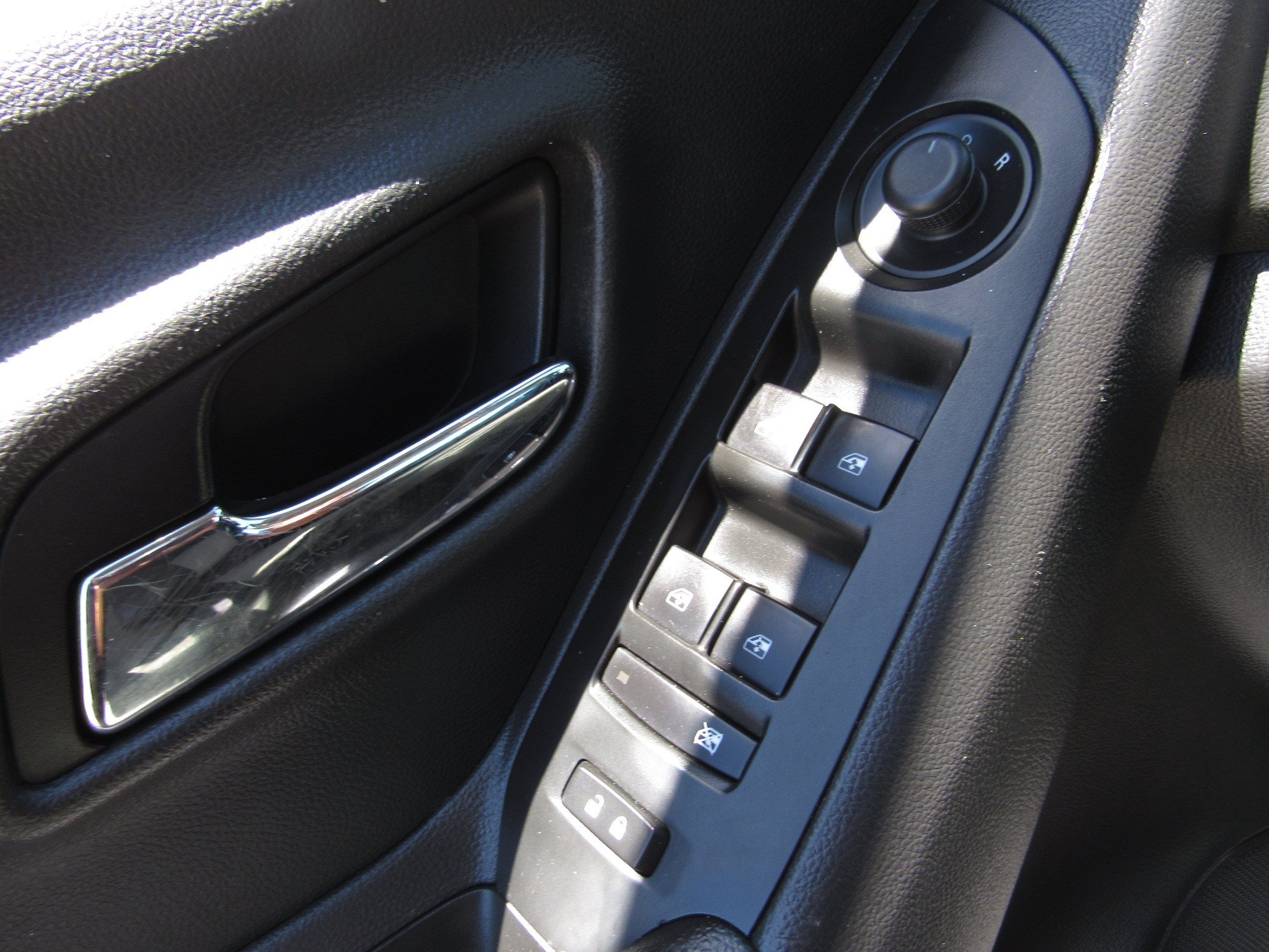 Used 2021 Chevrolet Trax LT w/ Midnight Edition FWD image 21