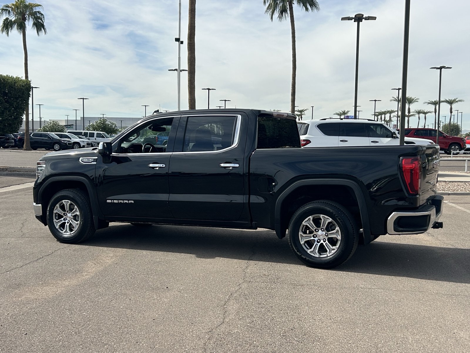 Certified 2025 GMC Sierra 1500 SLT RWD image 3