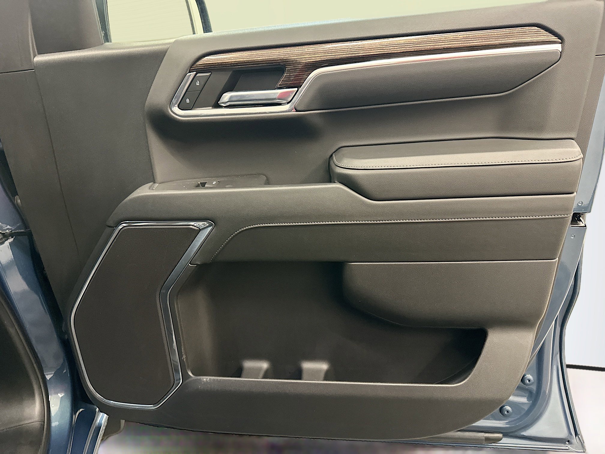 Used 2024 GMC Sierra 1500 Elevation image 33