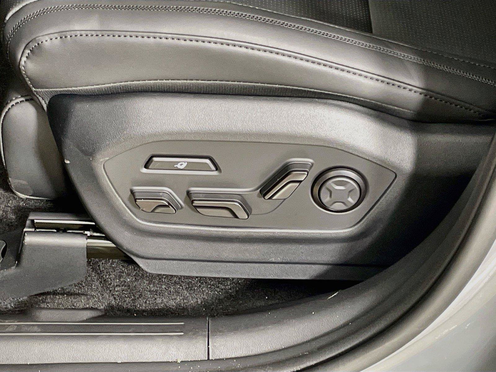 Used 2025 Hyundai Santa Fe Calligraphy AWD/4WD image 22