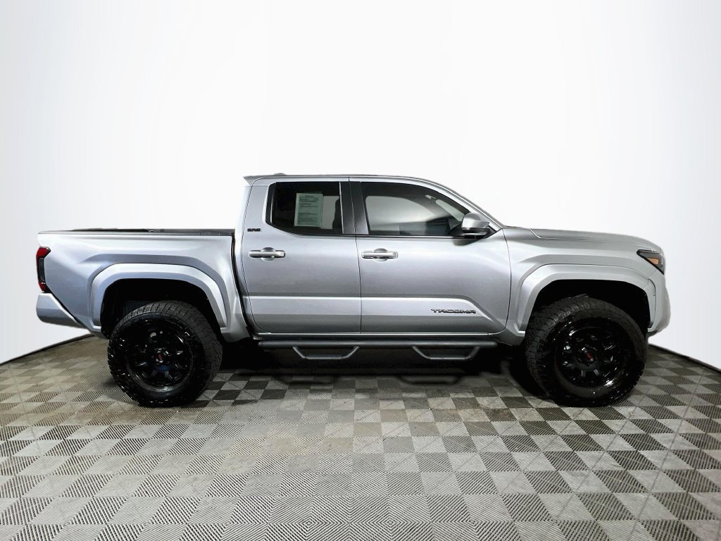 Certified 2025 Toyota Tacoma SR5 AWD/4WD image 8