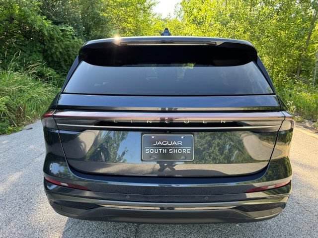 Used 2024 Lincoln Nautilus Hybrid AWD/4WD image 6