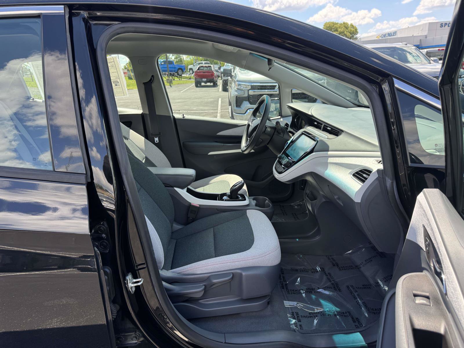 Used 2018 Chevrolet Bolt LT FWD image 15