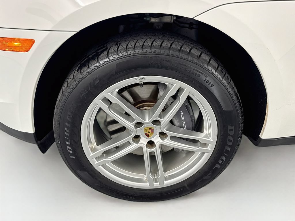 Used 2021 Porsche Macan AWD/4WD image 32