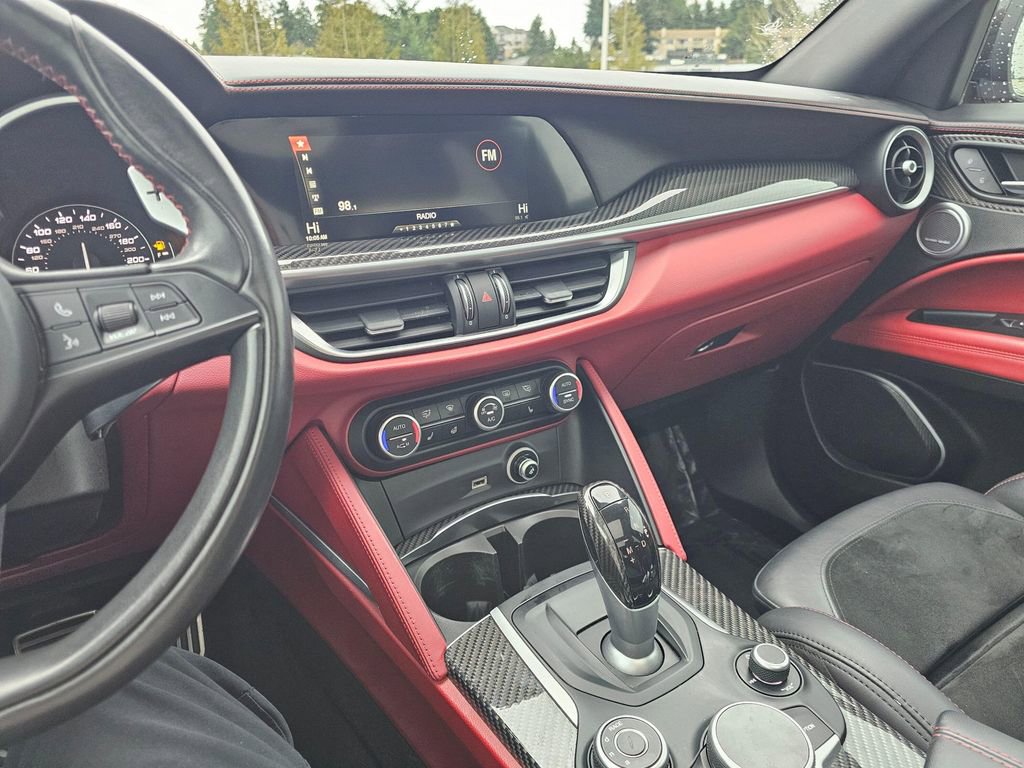 Used 2019 Alfa Romeo Stelvio Quadrifoglio image 32