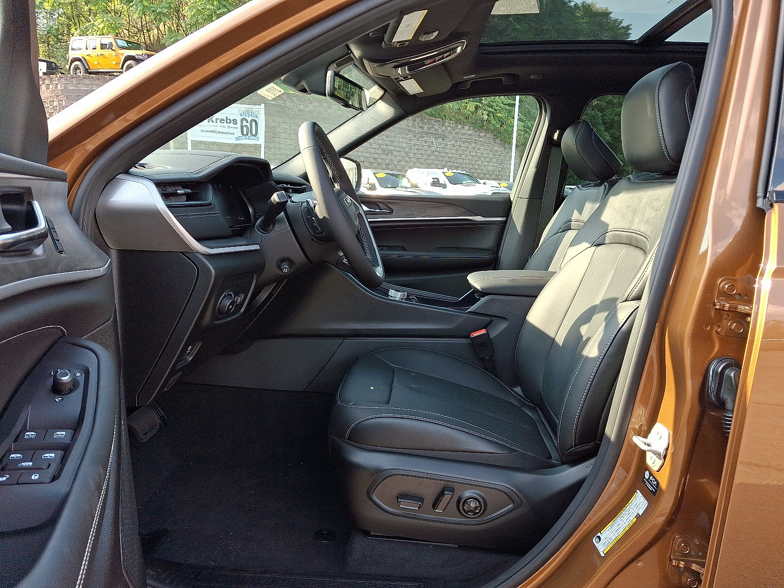 New 2027 Jeep Grand Cherokee Limited AWD/4WD image 9