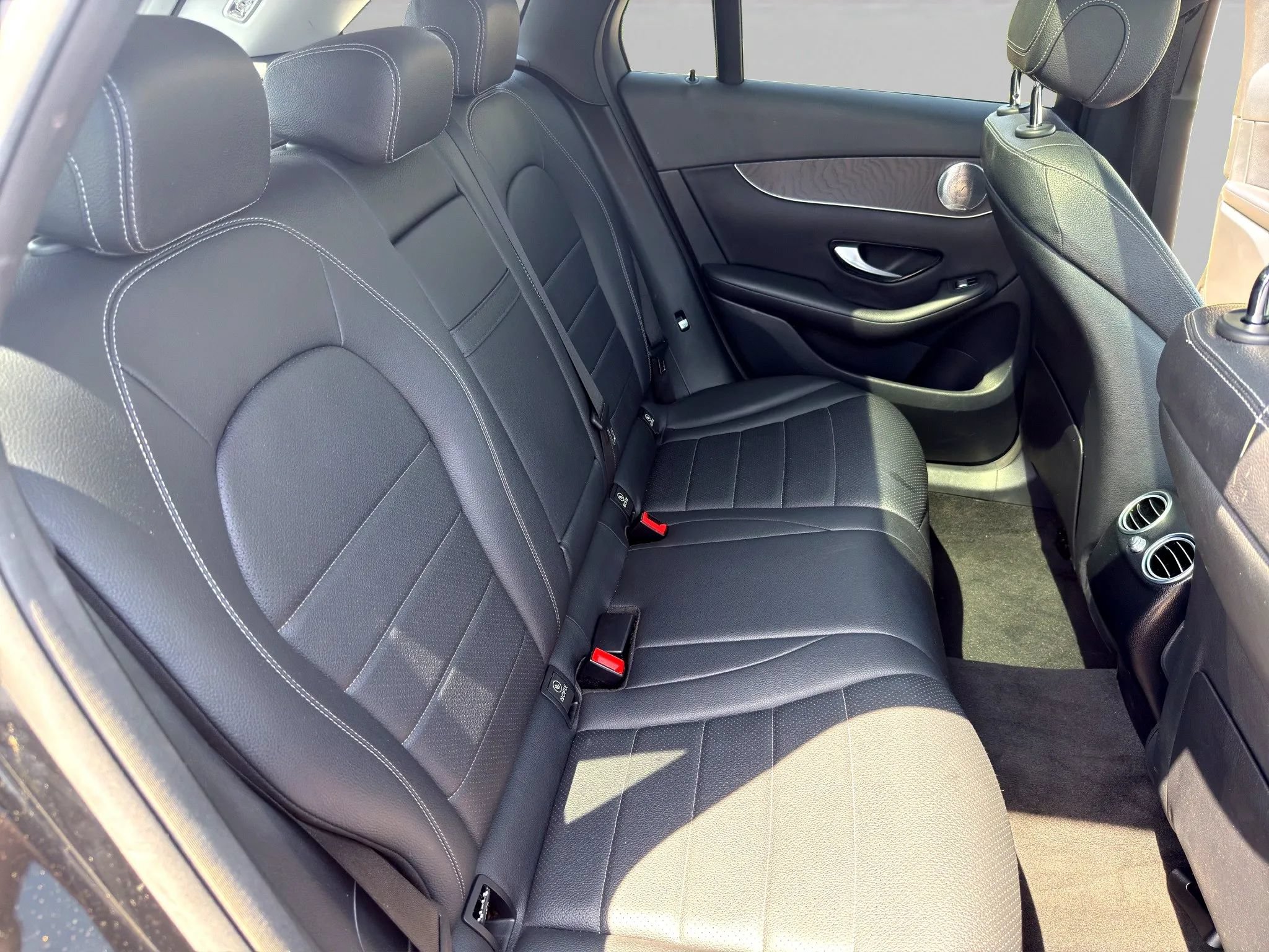 Used 2017 Mercedes-Benz GLC 300 4MATIC image 15