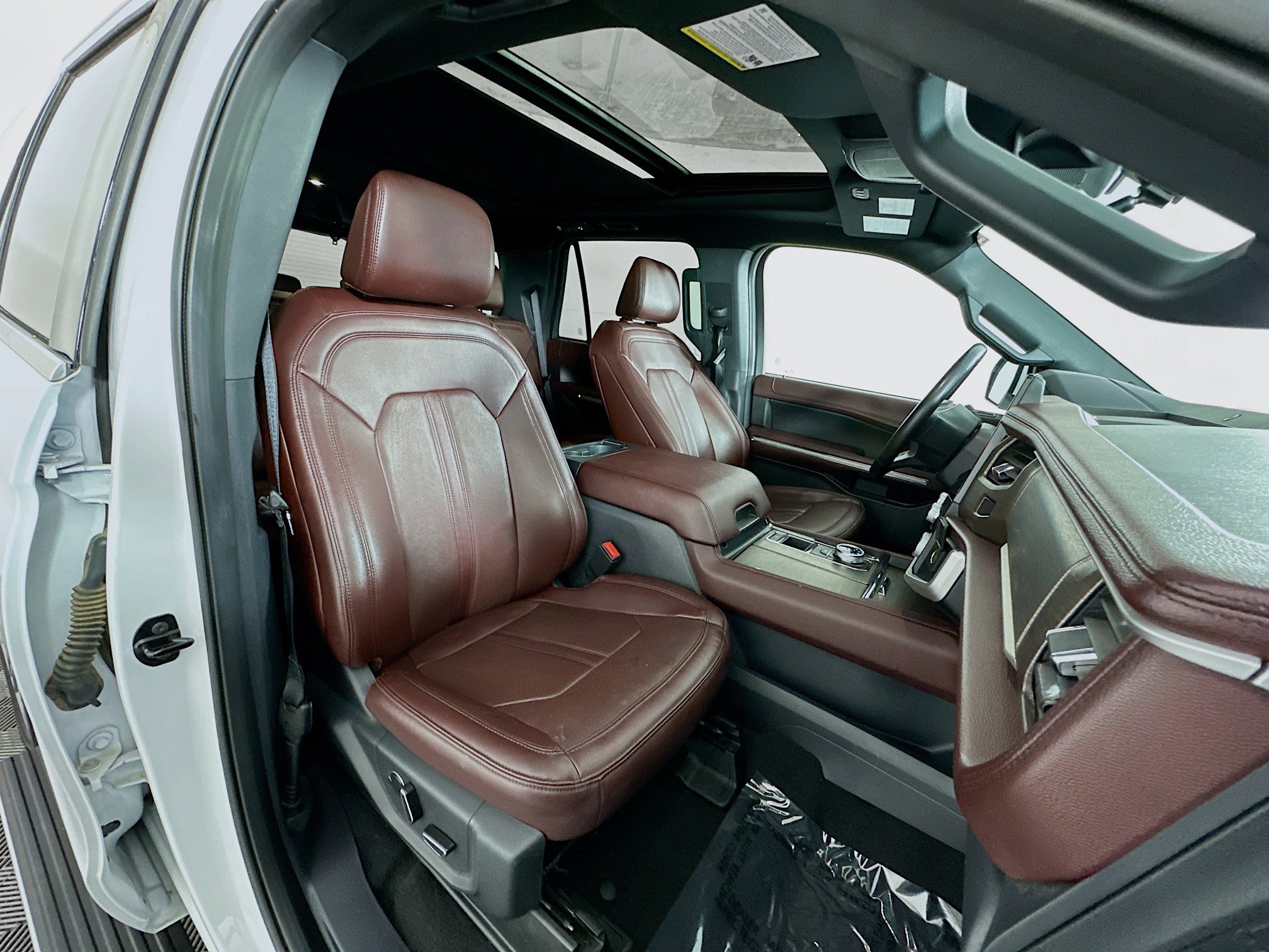 Used 2024 Ford Expedition Limited image 28