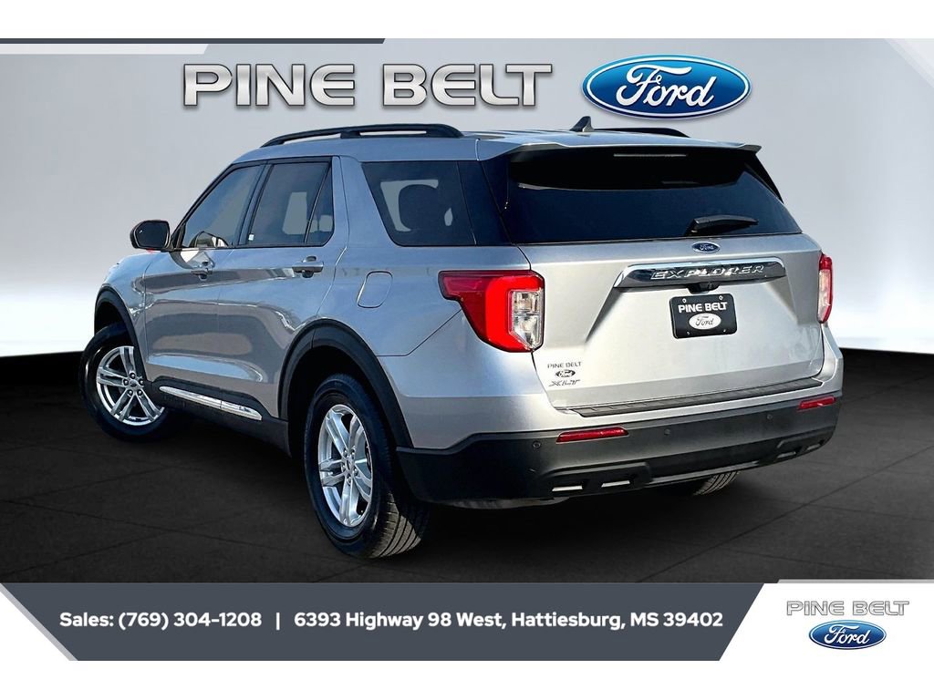 Used 2023 Ford Explorer XLT image 2