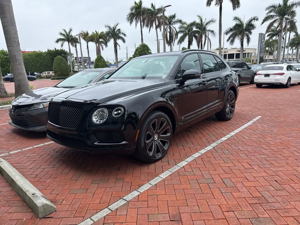 Used 2020 Bentley Bentayga image 2