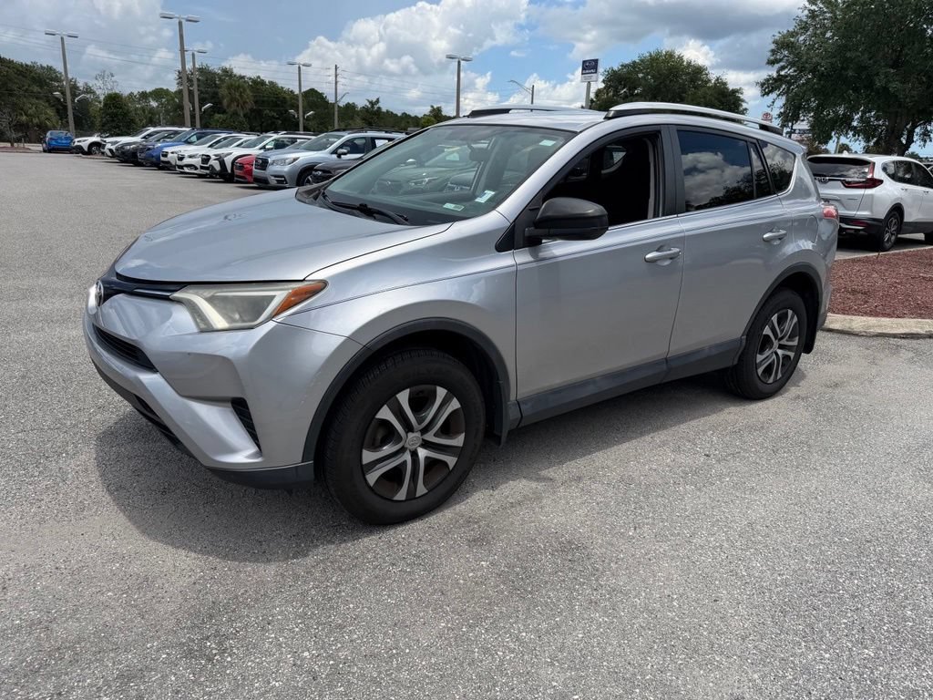 Used 2016 Toyota RAV4 LE FWD image 10