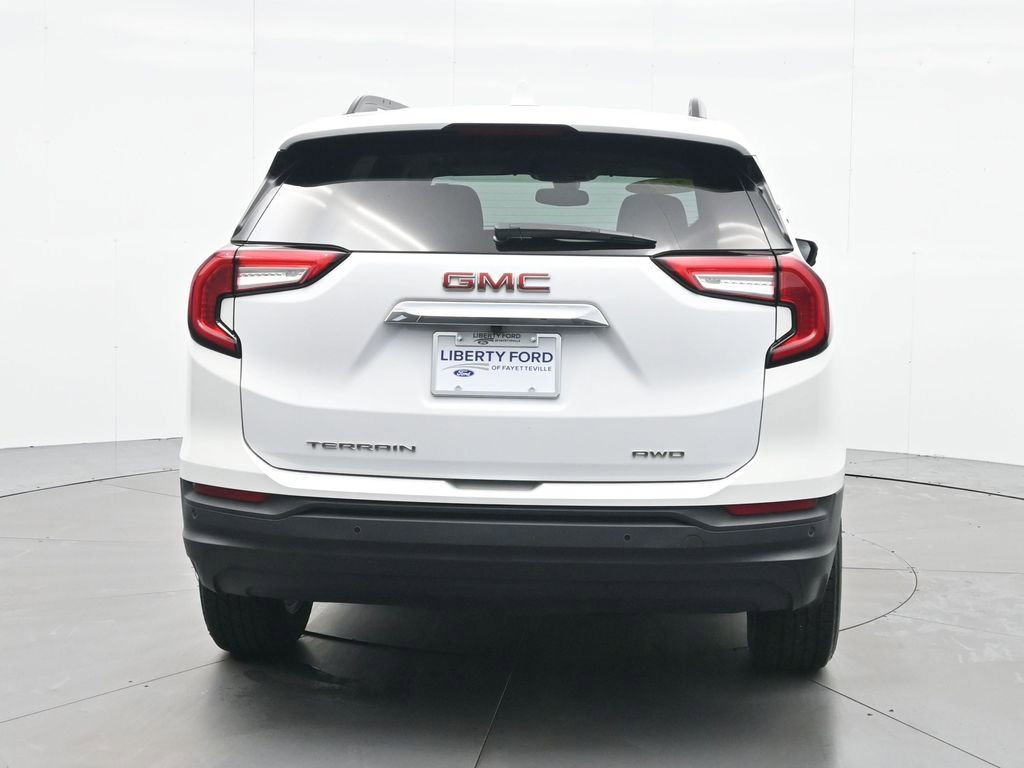 Used 2023 GMC Terrain SLE w/ Driver Convenience Package image 8
