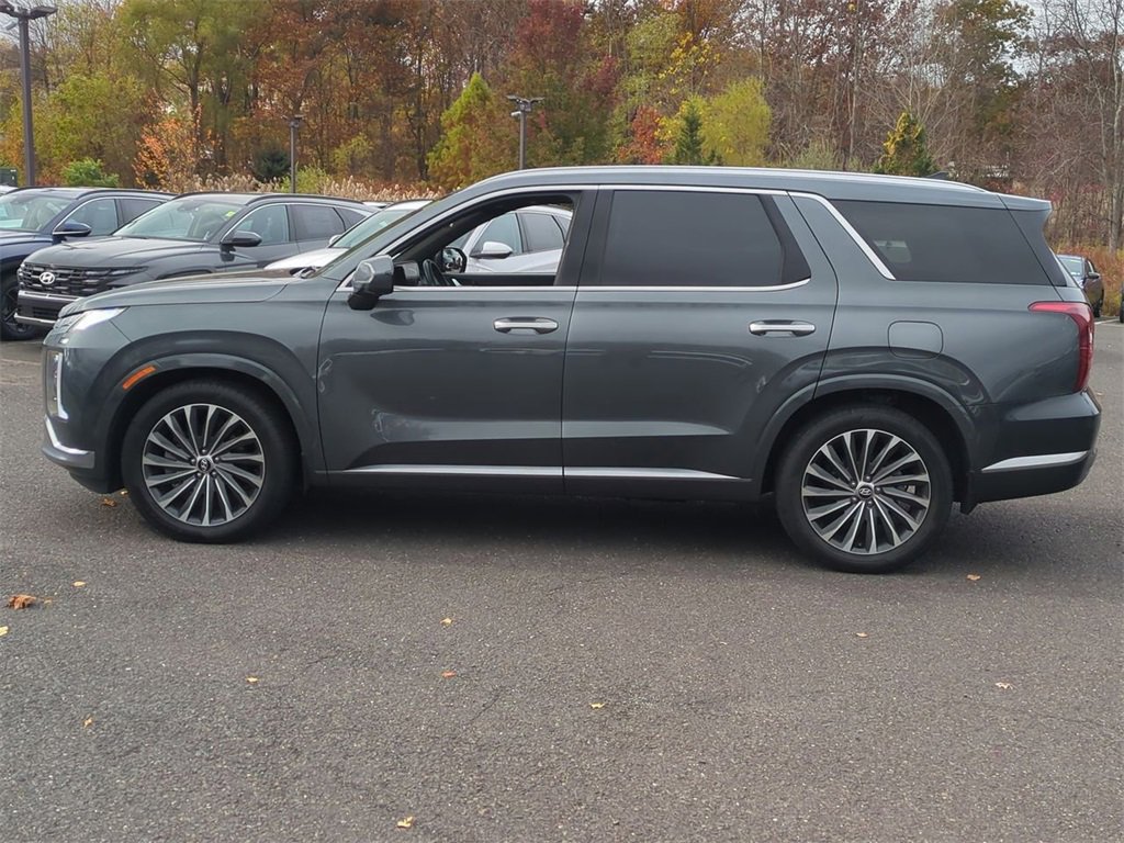 Used 2023 Hyundai Palisade Calligraphy image 6