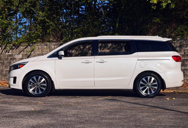 Used 2015 Kia Sedona SX FWD image 9